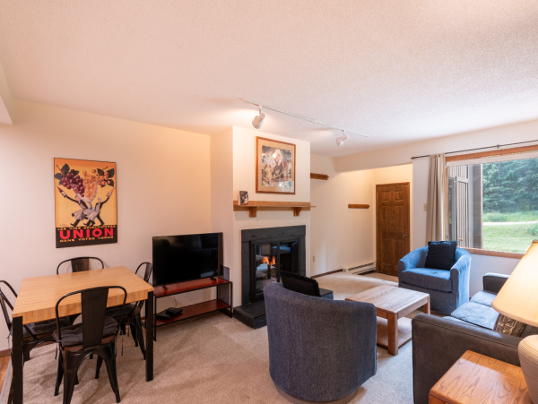 Copper MTN Center village pet friendly one bedroom Ski in Walk out